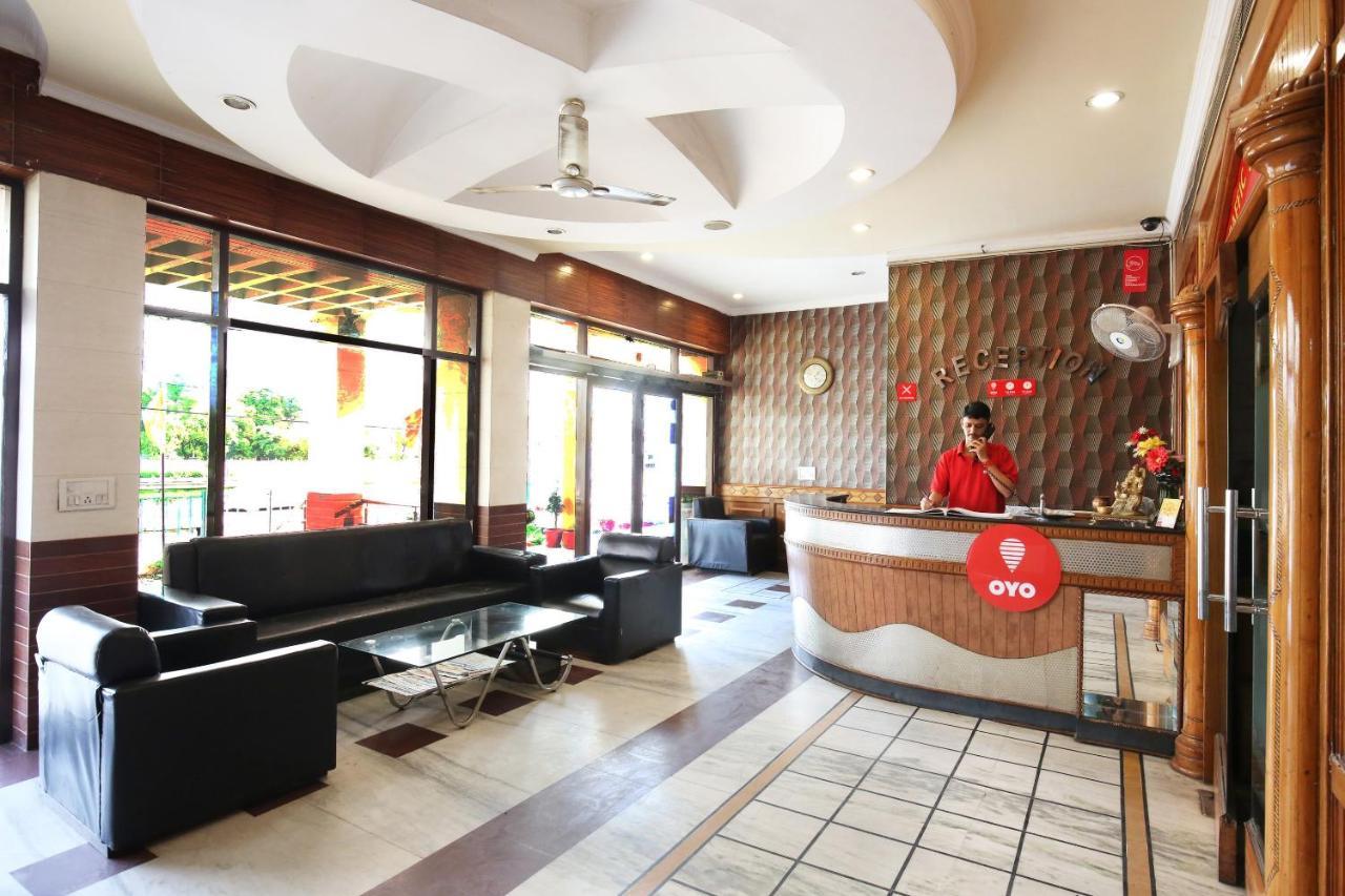 Capital O 10990 Hotel Gobind Regency Zirakpur Esterno foto