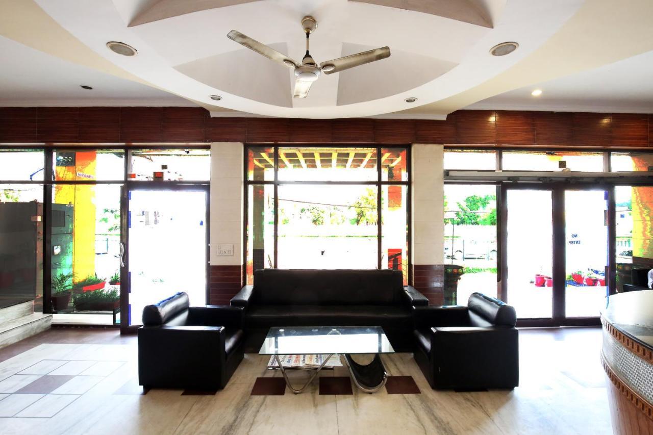 Capital O 10990 Hotel Gobind Regency Zirakpur Esterno foto